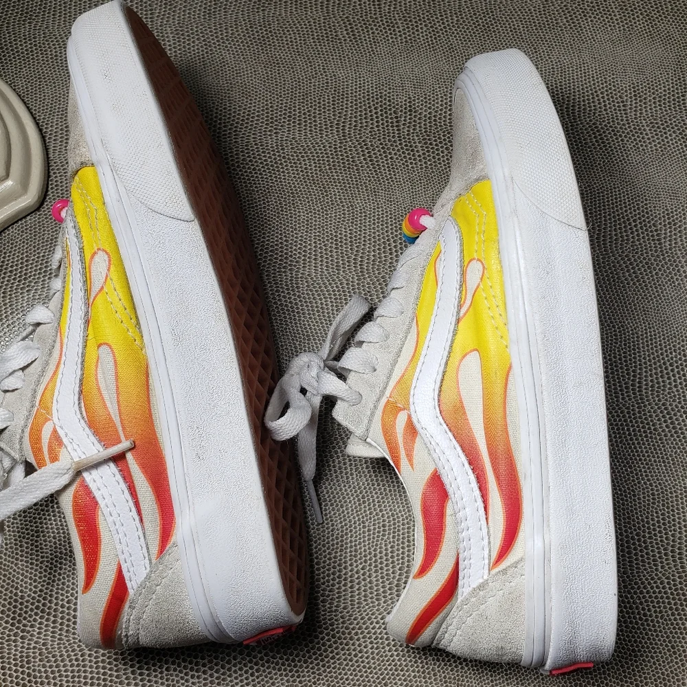 Vans skater flames kids unisex tennis shoes sneakers size 3.5